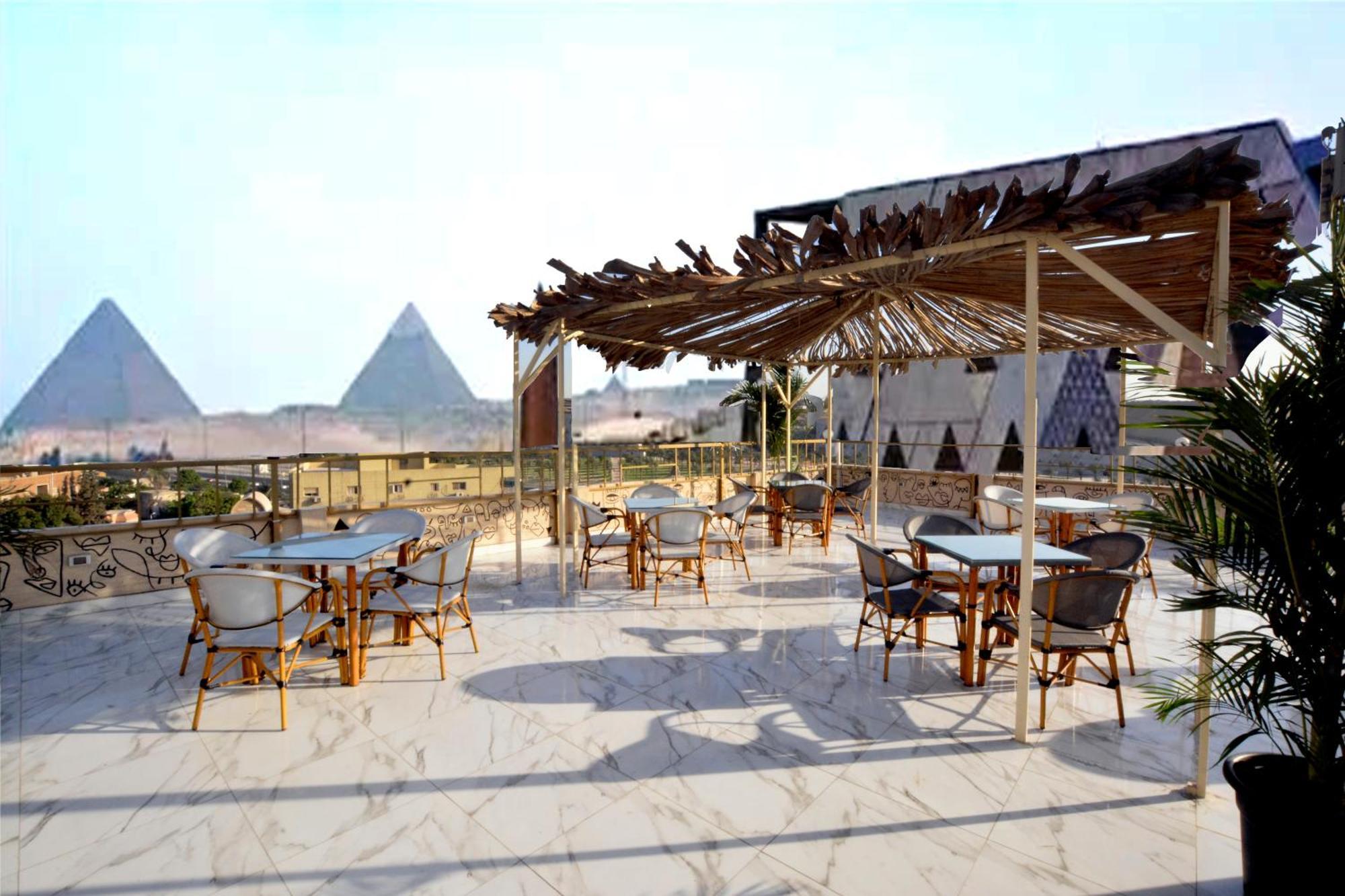 Topview Pyramids And Museum Nazlat as Sammān Buitenkant foto