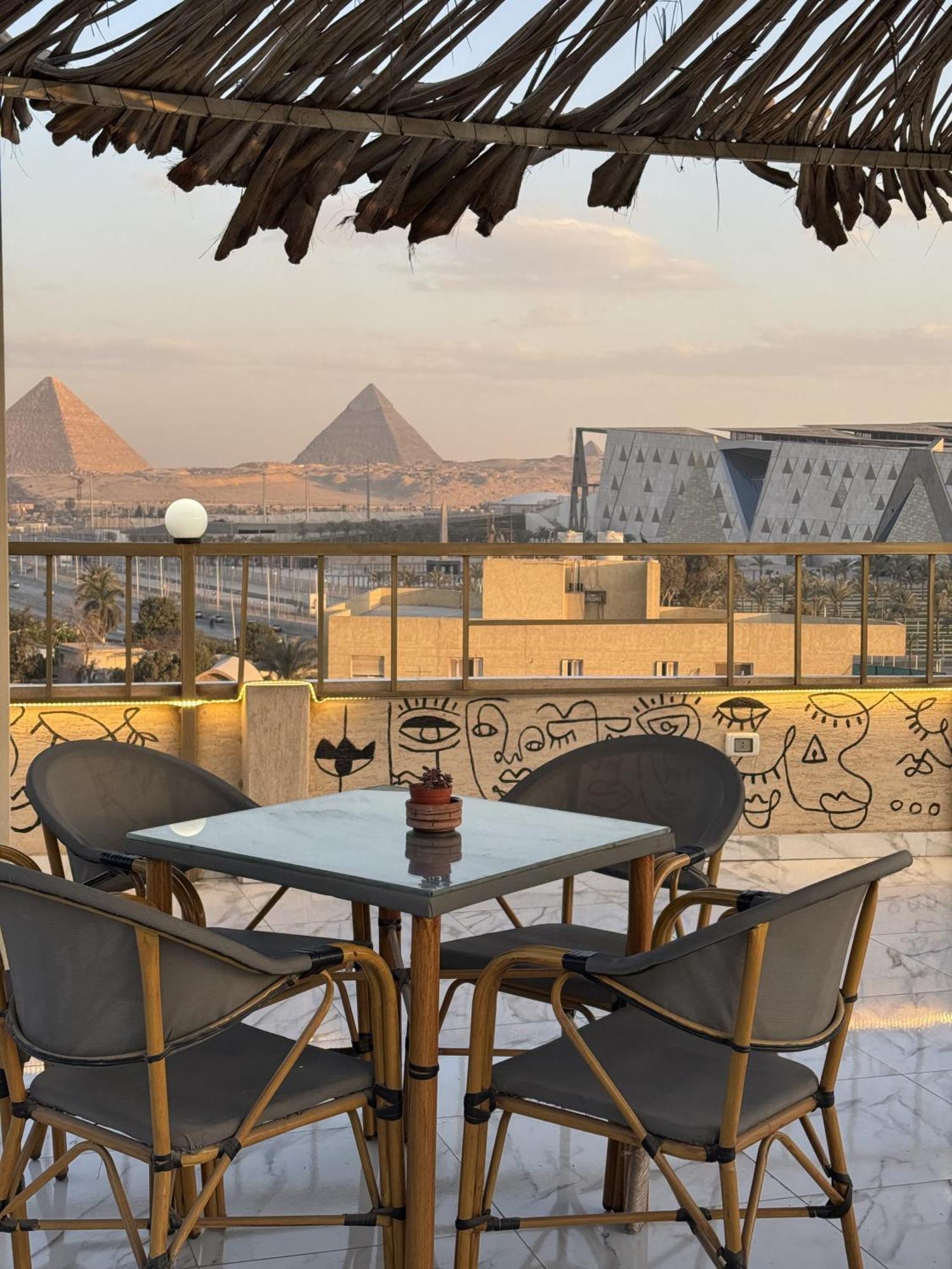 Topview Pyramids And Museum Nazlat as Sammān Buitenkant foto